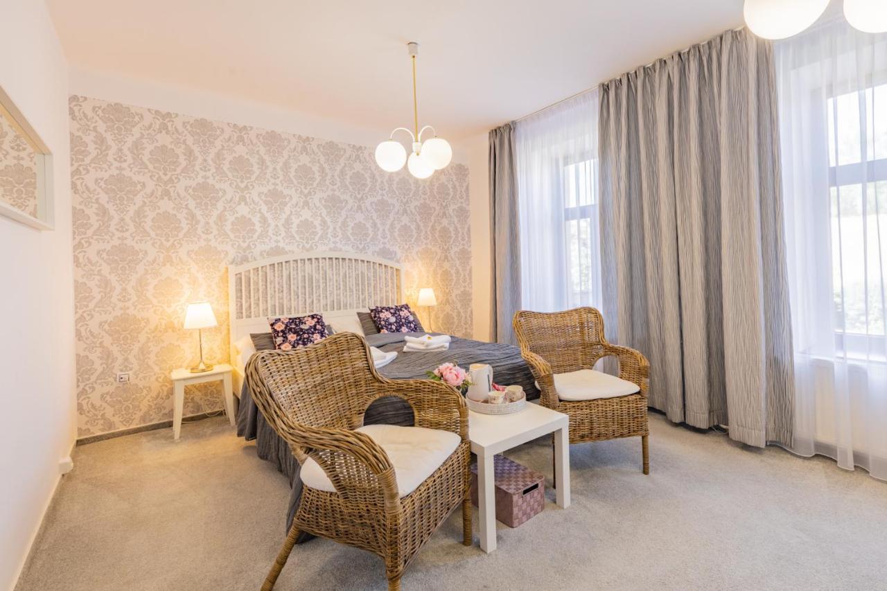 Hotel Amadeus Τσέσκε Μπουντεγιόβιτσε Εξωτερικό φωτογραφία
