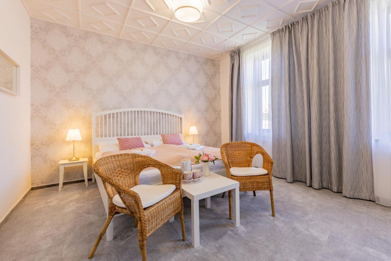 Hotel Amadeus Τσέσκε Μπουντεγιόβιτσε Εξωτερικό φωτογραφία