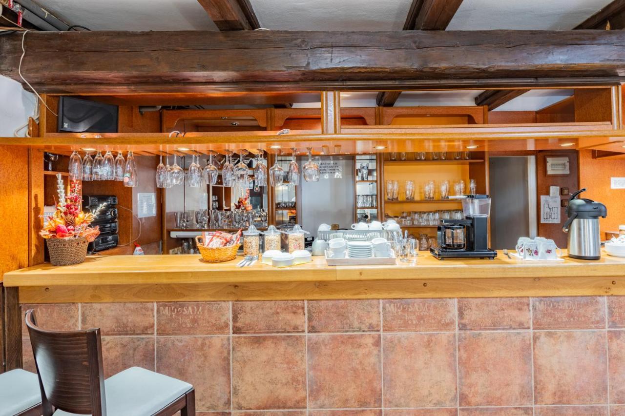 Hotel Amadeus Τσέσκε Μπουντεγιόβιτσε Εξωτερικό φωτογραφία