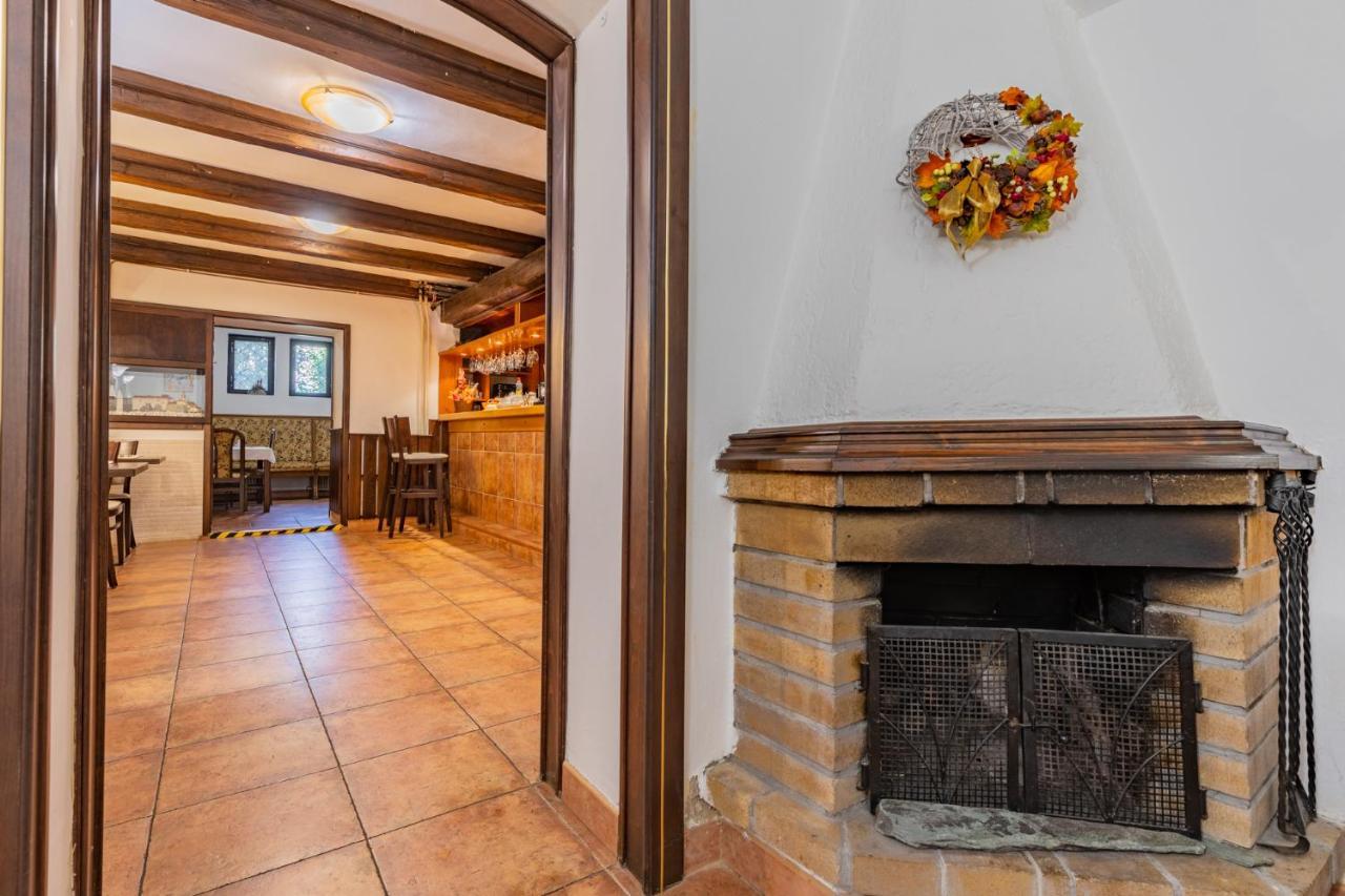 Hotel Amadeus Τσέσκε Μπουντεγιόβιτσε Εξωτερικό φωτογραφία