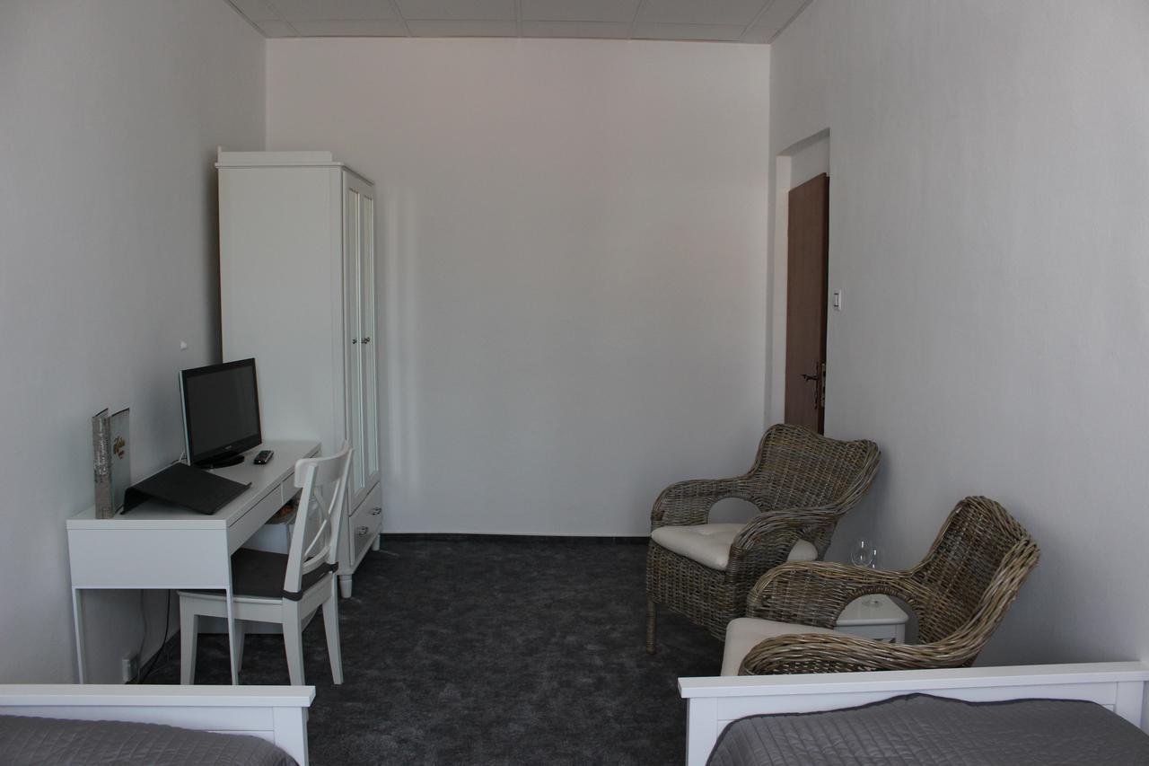 Hotel Amadeus Τσέσκε Μπουντεγιόβιτσε Εξωτερικό φωτογραφία