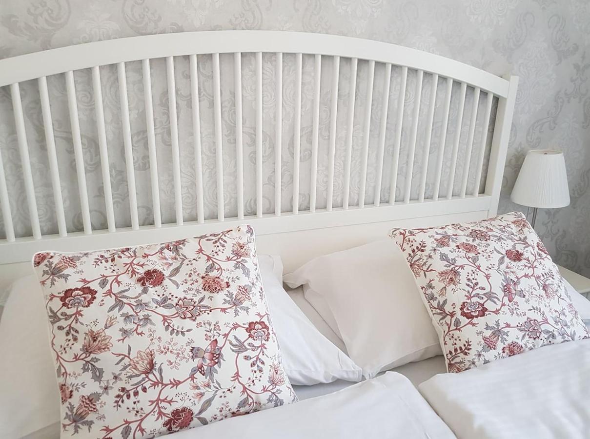 Hotel Amadeus Τσέσκε Μπουντεγιόβιτσε Εξωτερικό φωτογραφία